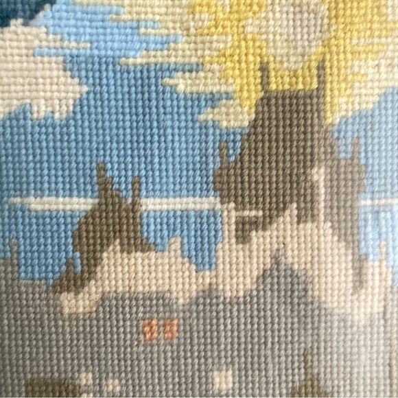 Vintage cross stitch city scene framed tapestry - Picture 7 of 16